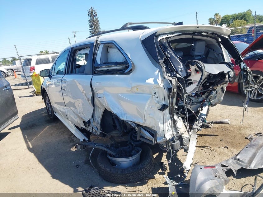 2021 Toyota Sienna VIN 5TDYRKEC9MS014232 IAAI salvage auction — ROLLOVER, Salvage (California), sold $25 on 2026-07-21 (photo 3)