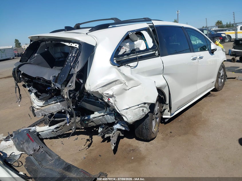 2021 Toyota Sienna VIN 5TDYRKEC9MS014232 IAAI salvage auction — ROLLOVER, Salvage (California), sold $25 on 2026-07-21 (photo 4)