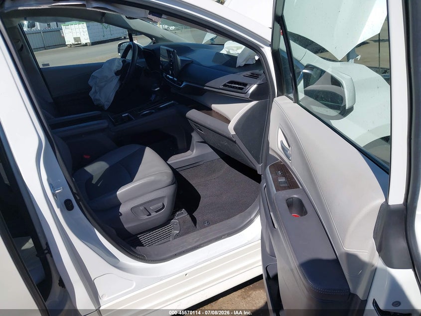 2021 Toyota Sienna VIN 5TDYRKEC9MS014232 IAAI salvage auction — ROLLOVER, Salvage (California), sold $25 on 2026-07-21 (photo 5)