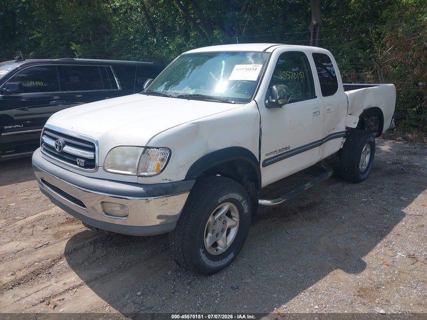 2000 Toyota Tundra VIN 5TBBT4414YS014964 IAAI salvage auction — SIDE, Salvage (Indiana), sold $50 on 2026-07-29 (photo 2)