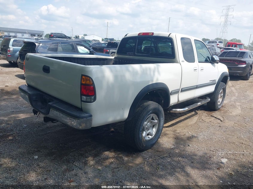 2000 Toyota Tundra VIN 5TBBT4414YS014964 IAAI salvage auction — SIDE, Salvage (Indiana), sold $50 on 2026-07-29 (photo 4)