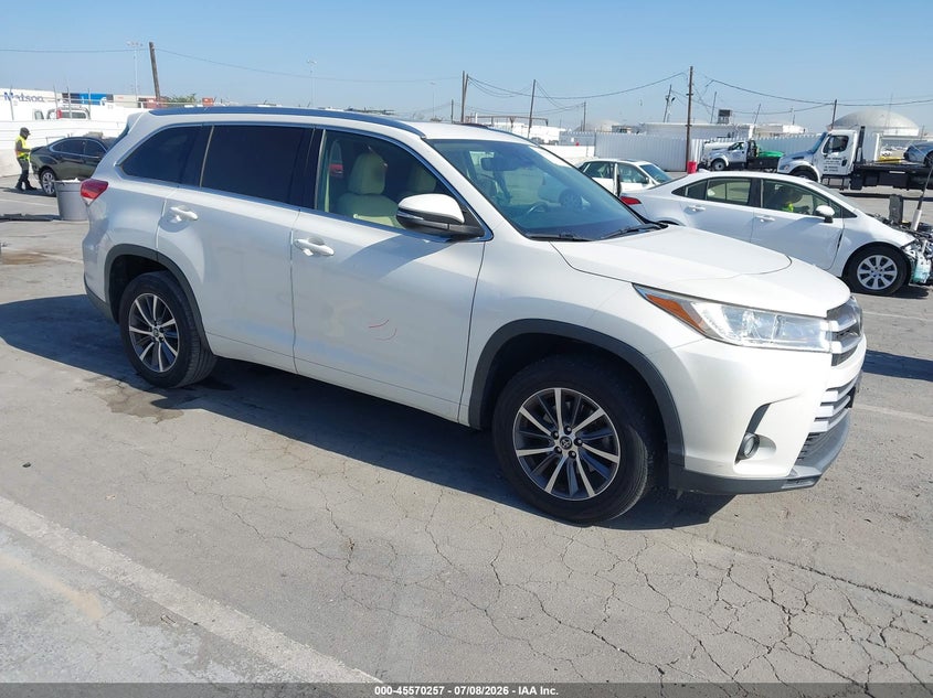 2017 Toyota Highlander VIN 5TDKZRFH5HS518873 IAAI salvage auction — REAR END, Salvage (California), sold $10,600 on 2026-07-29 (photo 1)