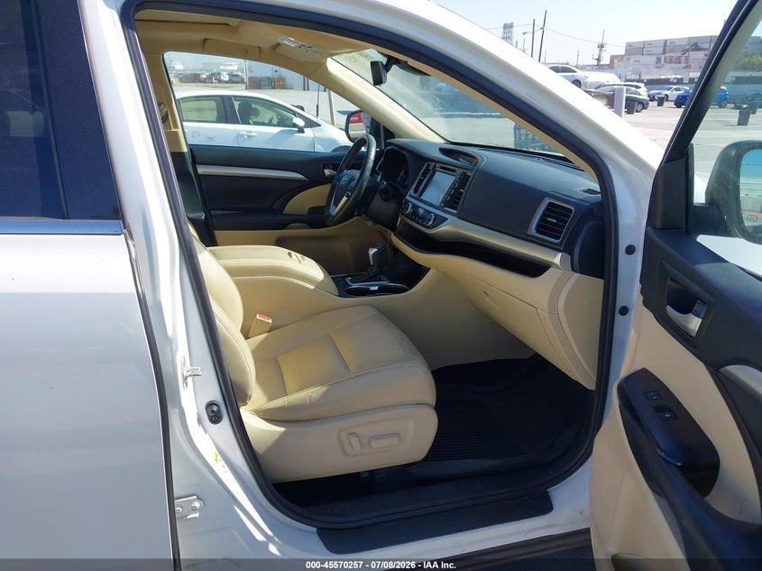 2017 Toyota Highlander VIN 5TDKZRFH5HS518873 IAAI salvage auction — REAR END, Salvage (California), sold $10,600 on 2026-07-29 (photo 5)