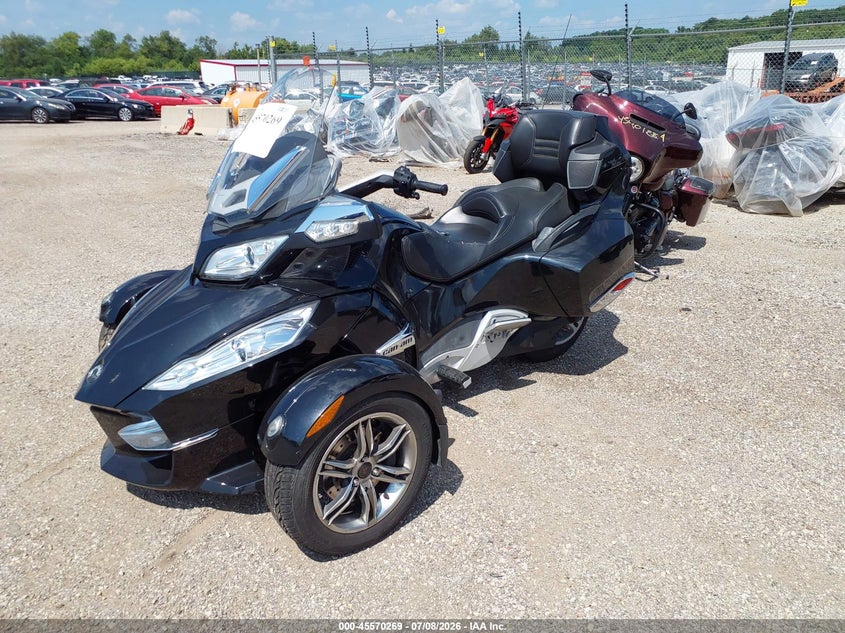 2011 Can-am Spyder roadster VIN 2BXJBLC1XBV000012 IAAI salvage auction — UNDERCARRIAGE, Salvage (Illinois), sold $3,000 on 2026-08-18 (photo 2)