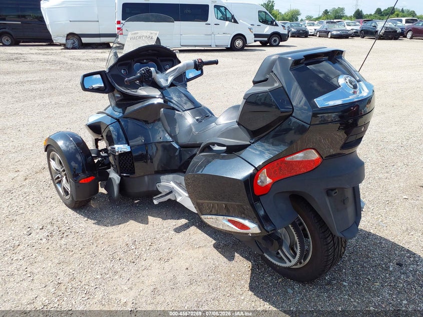 2011 Can-am Spyder roadster VIN 2BXJBLC1XBV000012 IAAI salvage auction — UNDERCARRIAGE, Salvage (Illinois), sold $3,000 on 2026-08-18 (photo 3)