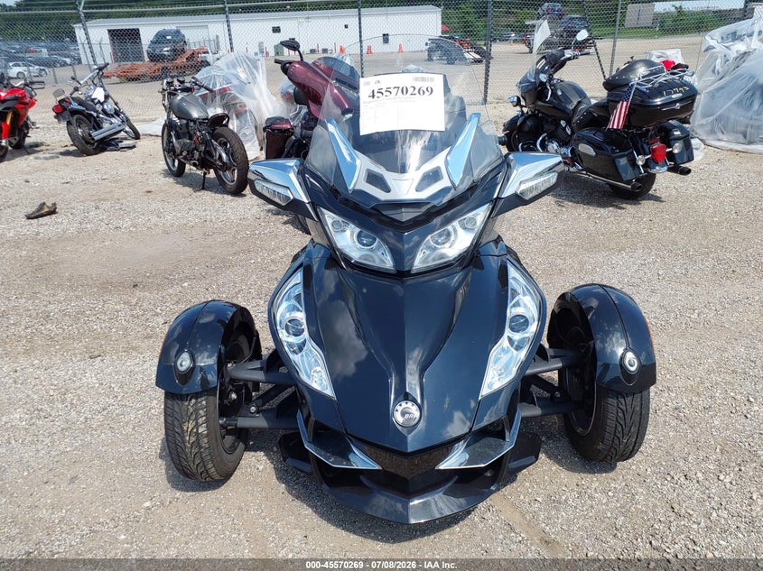 2011 Can-am Spyder roadster VIN 2BXJBLC1XBV000012 IAAI salvage auction — UNDERCARRIAGE, Salvage (Illinois), sold $3,000 on 2026-08-18 (photo 5)