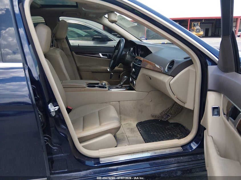 2014 Mercedes-benz C-klasse VIN WDDGF4HB2EG229861 IAAI salvage auction — NORMAL WEAR, Original (Texas), sold $600 on 2026-07-29 (photo 5)