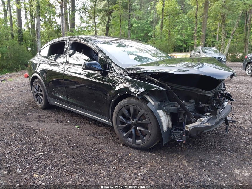 2023 Tesla Model x VIN 7SAXCBE52PF377482 — IAAI salvage auction photo
