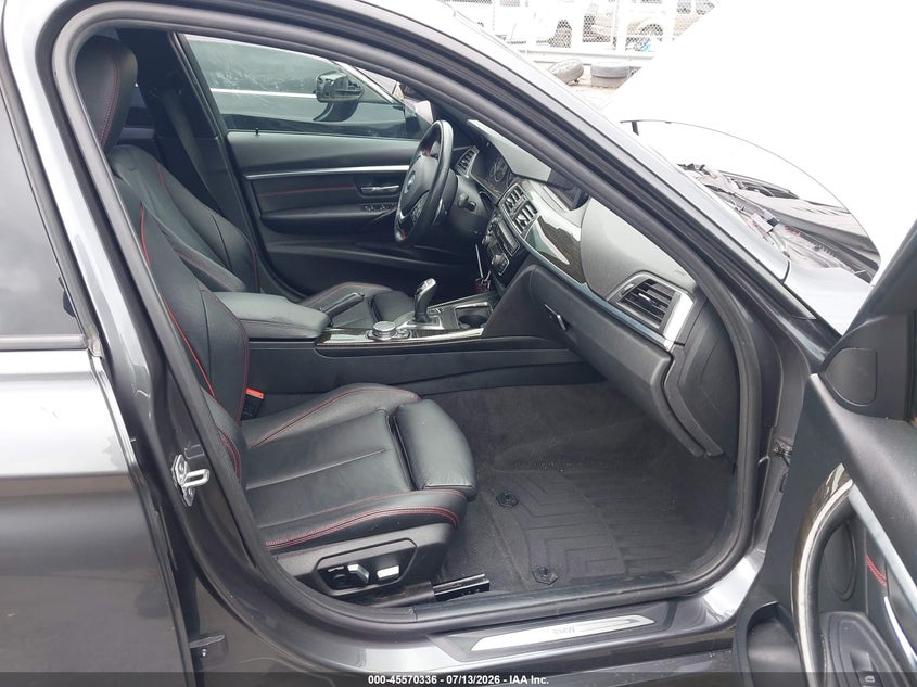 2016 BMW 3er VIN WBA8E9C55GK647277 IAAI salvage auction — LEFT SIDE, Salvage (North Carolina), sold $2,400 on 2026-07-29 (photo 5)