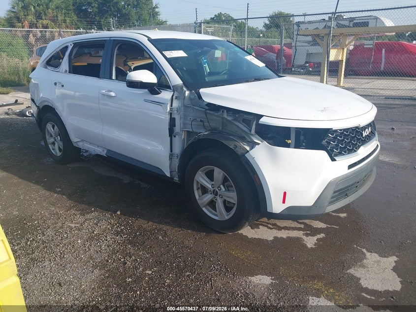 2022 Kia Sorento VIN 5XYRG4LC1NG123842 IAAI salvage auction — SIDE, Rebuildable (Florida), sold $5,200 on 2026-07-17 (photo 1)