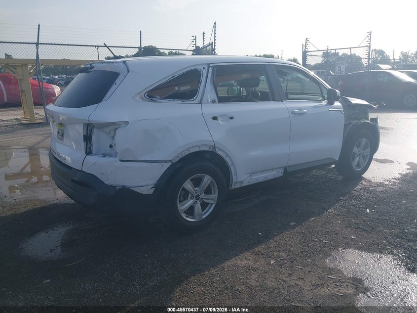 2022 Kia Sorento VIN 5XYRG4LC1NG123842 IAAI salvage auction — SIDE, Rebuildable (Florida), sold $5,200 on 2026-07-17 (photo 4)