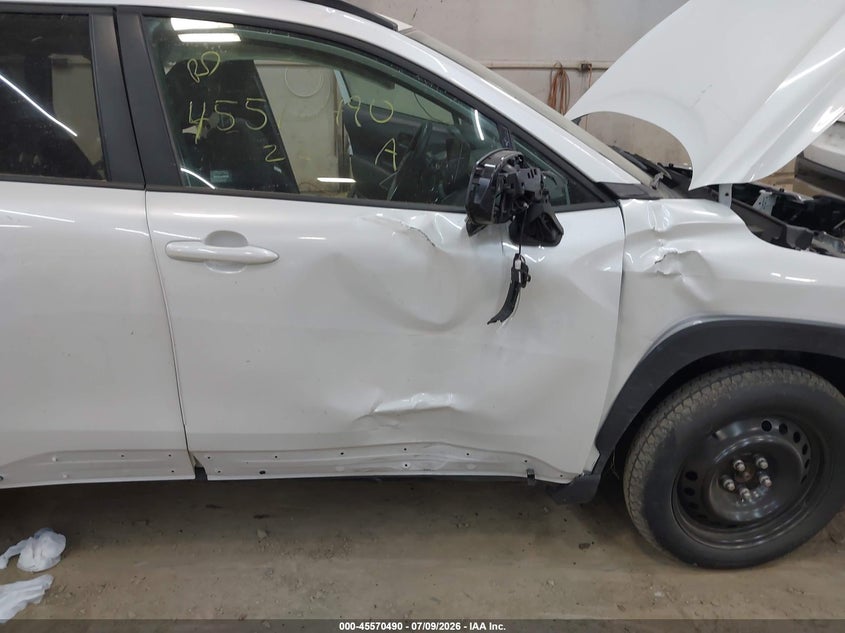 2022 Toyota Corolla cross VIN 7MUCAABG0NV006983 IAAI salvage auction — SIDE, Salvage (Pennsylvania), sold $4,150 on 2026-07-30 (photo 6)