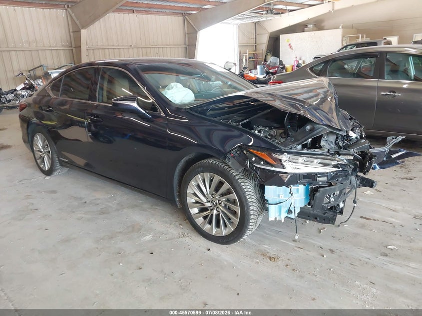 2022 Lexus ES VIN 58AFA1C14NU019057 IAAI salvage auction — FRONT END, Salvage (Tennessee), sold $7,600 on 2026-08-26 (photo 1)