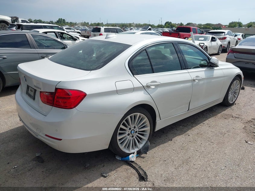 2015 BMW 3er VIN WBA3A5G53FNS87027 IAAI salvage auction — SIDE, Salvage Title, sold $2,500 on 2026-08-02 (photo 4)
