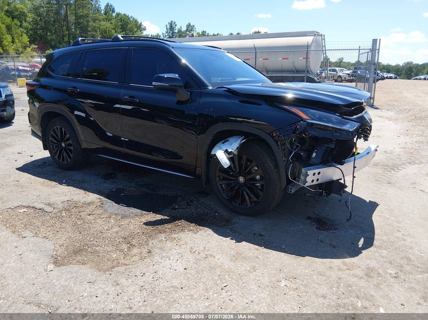 2025 Toyota Highlander VIN 5TDKDRBH1SS580931 IAAI salvage auction — FRONT END, Salvage Title, sold $15,600 on 2026-07-29 (photo 1)