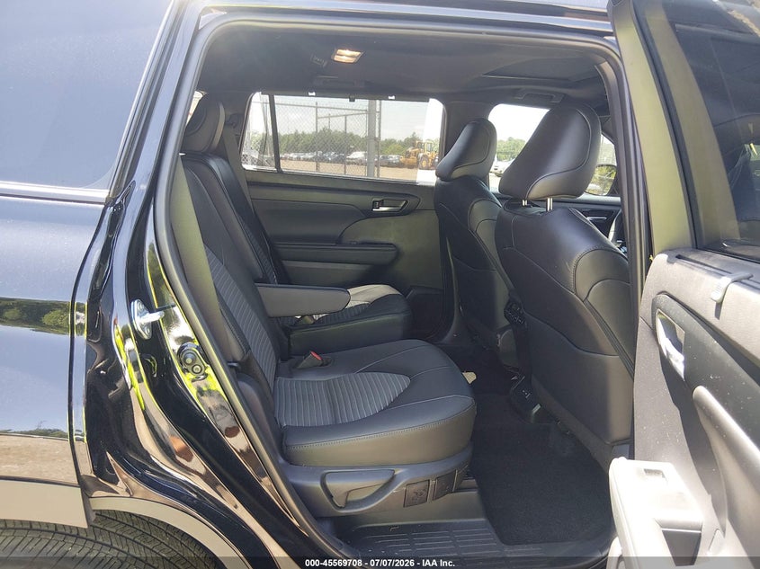 2025 Toyota Highlander VIN 5TDKDRBH1SS580931 IAAI salvage auction — FRONT END, Salvage Title, sold $15,600 on 2026-07-29 (photo 8)