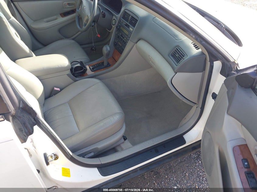 1998 Lexus Es 300 VIN JT8BF28G9W0138793 IAAI salvage auction — NORMAL WEAR, Clear (Florida), sold $1,350 on 2026-07-21 (photo 5)