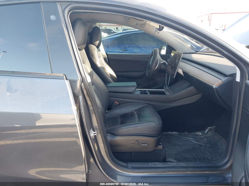 2021 Tesla Model y VIN 5YJYGAED3MF181652 IAAI salvage auction — SIDE, Wait Title, sold $9,100 on 2026-08-22 (photo 5)