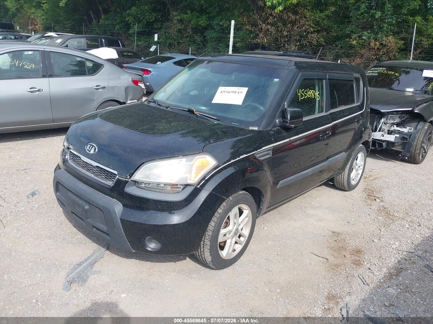 2011 Kia Soul VIN KNDJT2A21B7710543 IAAI salvage auction — NORMAL WEAR, Clear (Indiana), sold $475 on 2026-07-22 (photo 2)