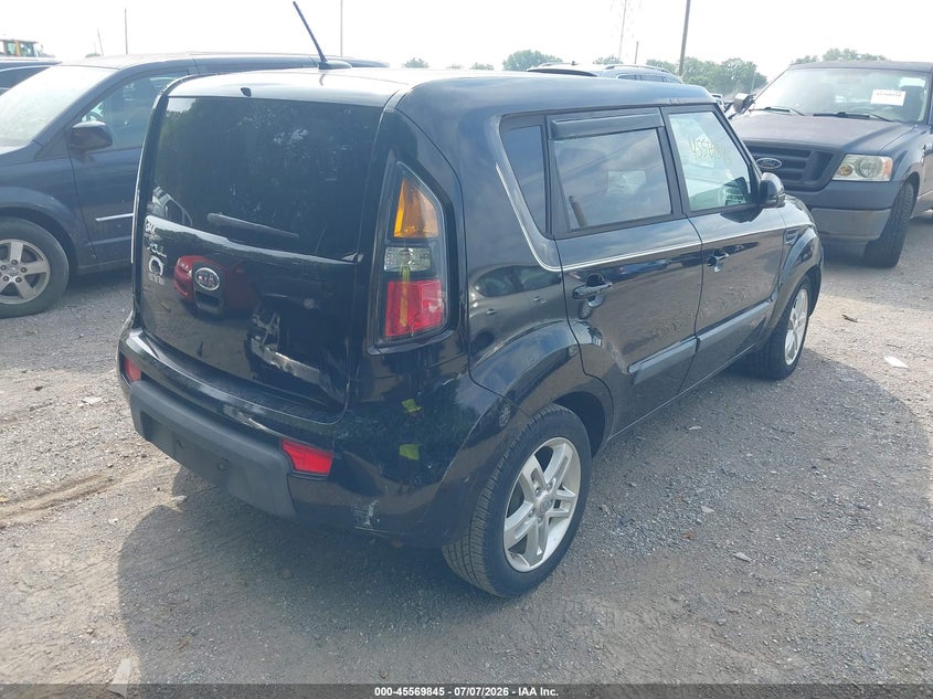 2011 Kia Soul VIN KNDJT2A21B7710543 IAAI salvage auction — NORMAL WEAR, Clear (Indiana), sold $475 on 2026-07-22 (photo 4)