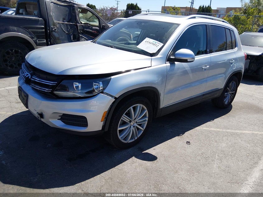 2017 Volkswagen Tiguan VIN WVGRV7AX8HK002877 IAAI salvage auction — FRONT END, Salvage Title, sold $1,700 on 2026-08-01 (photo 2)