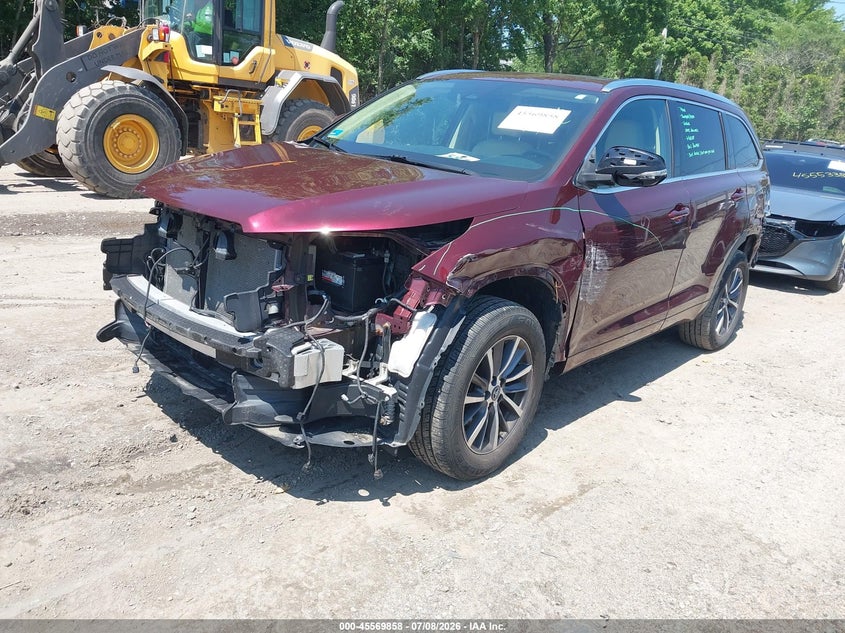 2018 Toyota Highlander VIN 5TDJZRFH3JS809065 IAAI salvage auction — FRONT & REAR, Salvage (Rhode Island), sold $8,950 on 2026-08-25 (photo 2)