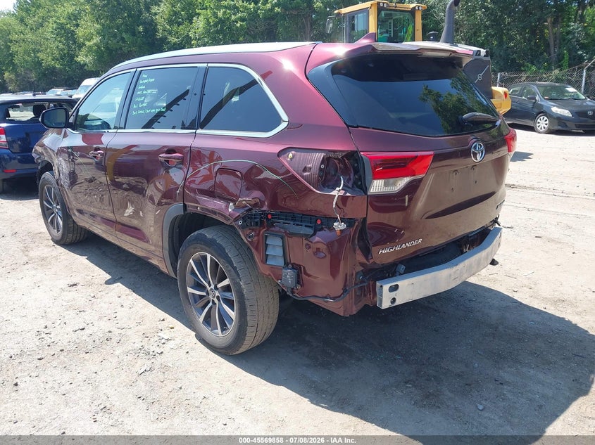 2018 Toyota Highlander VIN 5TDJZRFH3JS809065 IAAI salvage auction — FRONT & REAR, Salvage (Rhode Island), sold $8,950 on 2026-08-25 (photo 3)