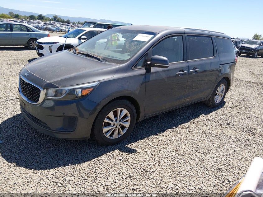 2017 Kia SEDONA VIN KNDMB5C11H6339436 IAAI salvage auction — NORMAL WEAR, Enterprise Vehicles Clear Only (Oregon), sold $700 on 2026-07-22 (photo 2)