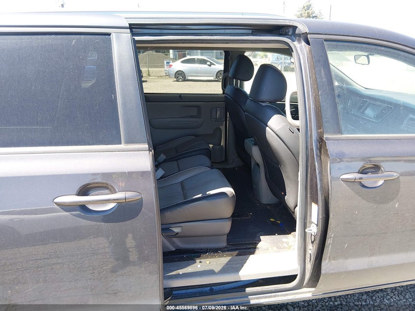 2017 Kia SEDONA VIN KNDMB5C11H6339436 IAAI salvage auction — NORMAL WEAR, Enterprise Vehicles Clear Only (Oregon), sold $700 on 2026-07-22 (photo 8)