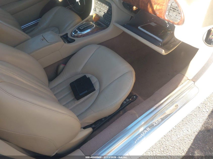 2006 Jaguar Xk series VIN SAJDA42C562A45658 IAAI salvage auction — NORMAL WEAR, Clear (Texas), sold $225 on 2026-07-21 (photo 5)
