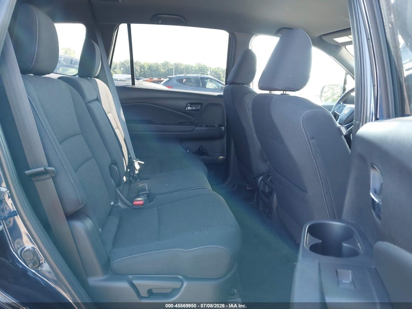 2019 Honda Passport VIN 5FNYF8H25KB005950 IAAI salvage auction — STORM DAMAGE, Salvage (New Jersey), sold $8,250 on 2026-08-24 (photo 8)