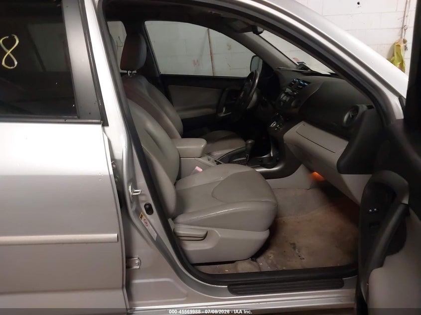 2010 Toyota Rav4 VIN JTMYF4DV0AD018278 IAAI salvage auction — NORMAL WEAR, Clear (Minnesota), sold $2,300 on 2026-07-29 (photo 5)