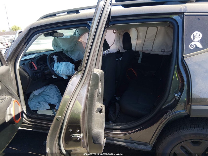 2018 Jeep Renegade VIN ZACCJBAB1JPH82231 IAAI salvage auction — RIGHT FRONT, Salvage Title, sold $225 on 2026-07-24 (photo 8)