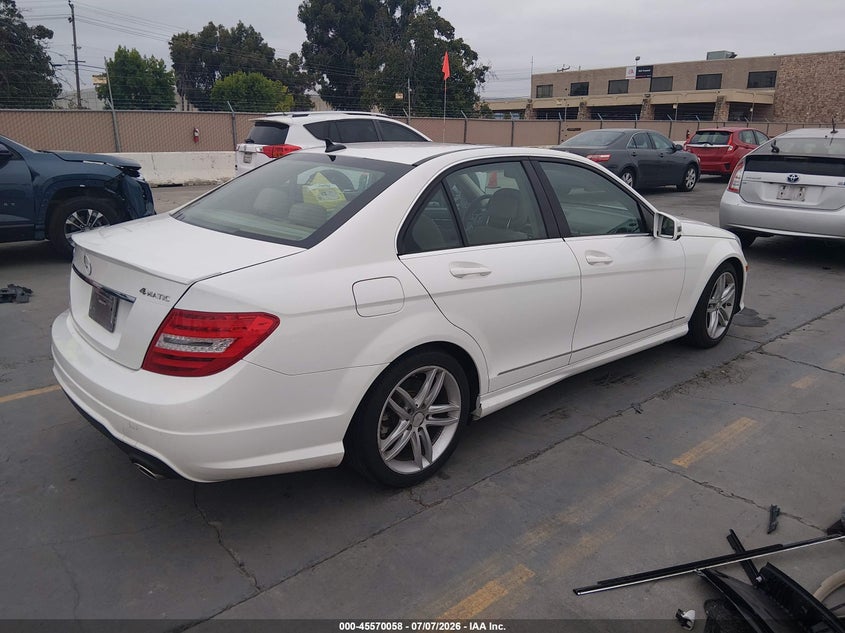 2014 Mercedes-benz C-klasse VIN WDDGF8AB9EA966477 IAAI salvage auction — LEFT SIDE, Salvage (California), sold $2,650 on 2026-07-27 (photo 4)