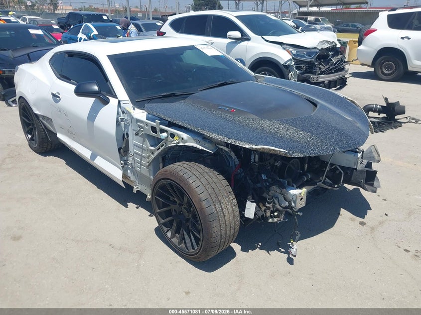 2017 Chevrolet Camaro VIN 1G1FK1R65H0199908 — IAAI salvage auction photo