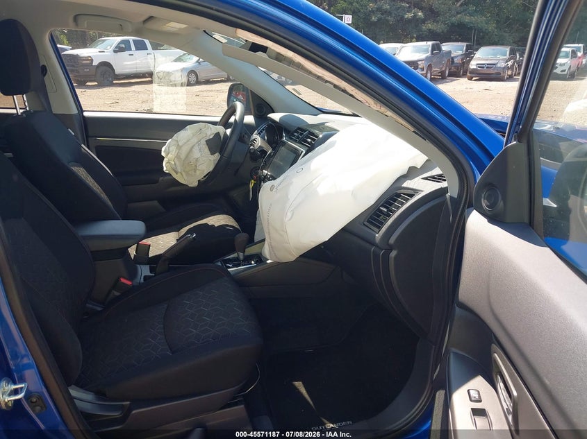 2026 Mitsubishi Outlander VIN JA4ARUAU6TU010476 IAAI salvage auction — FRONT END, Salvage Title, sold $2,200 on 2026-07-15 (photo 5)