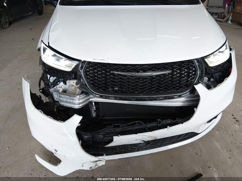 2025 Chrysler Pacifica VIN 2C4RC1GG5SR510425 IAAI salvage auction — FRONT END, Salvage Title, sold $14,600 on 2026-07-26 (photo 6)