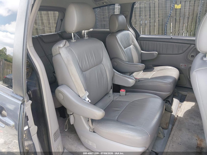 2008 Toyota Sienna VIN 5TDBK22C38S009385 IAAI salvage auction — NORMAL WEAR, Clear (Virginia), sold $25 on 2026-07-20 (photo 8)