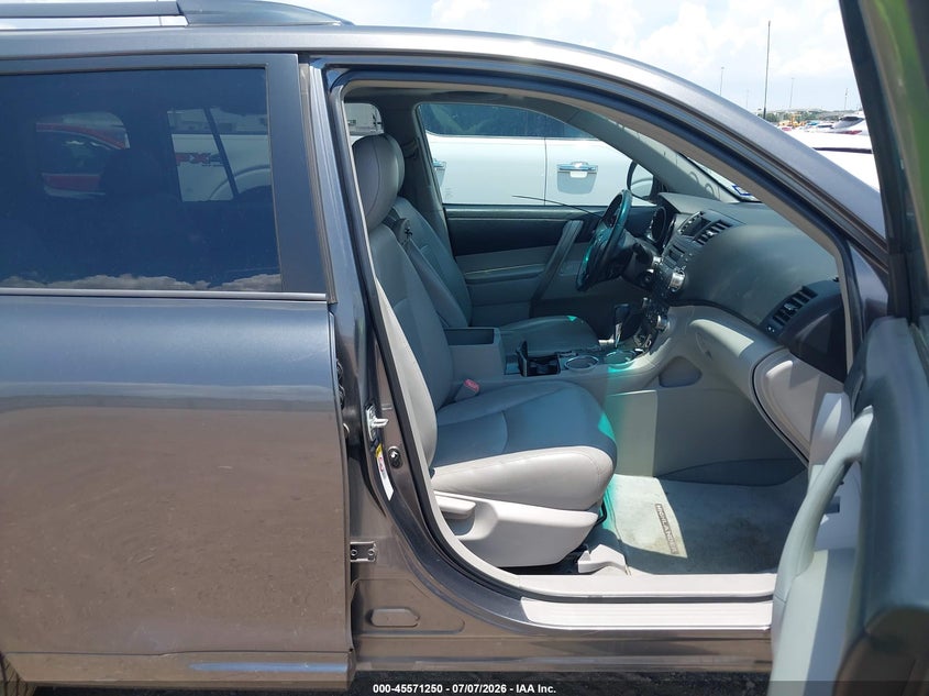 2010 Toyota Highlander VIN 5TDKK3EH5AS020486 IAAI salvage auction — NORMAL WEAR, Clear (Alabama), sold $3,075 on 2026-07-09 (photo 5)