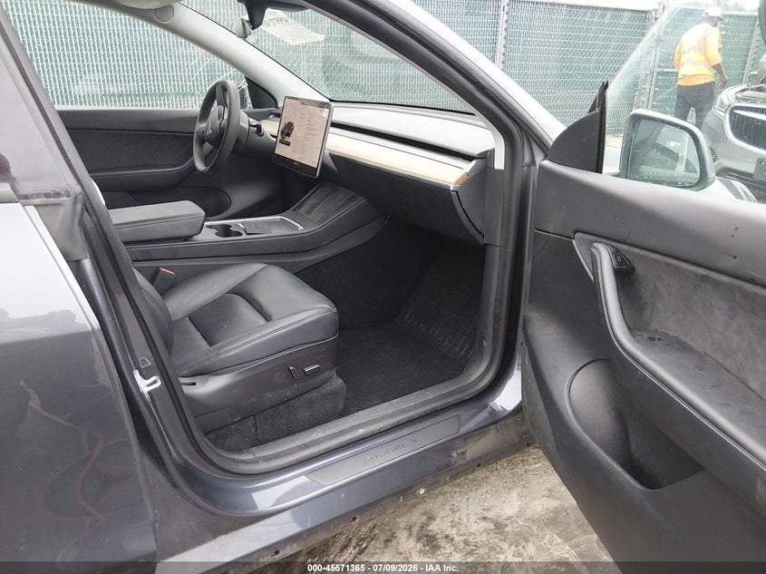 2022 Tesla Model y VIN 7SAYGDEE0NF370919 IAAI salvage auction — LEFT SIDE, Salvage - Greater Than 75% (Maryland), sold $4,950 on 2026-07-24 (photo 5)