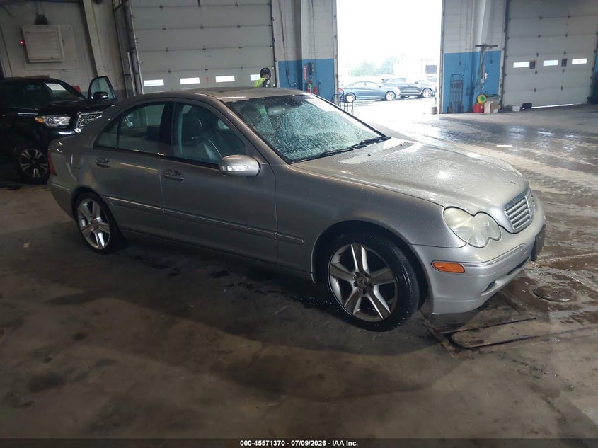 2004 Mercedes-benz C class VIN WDBRF81J34F539306 IAAI salvage auction — LEFT FRONT, Clear (New Jersey), sold $425 on 2026-07-27 (photo 1)