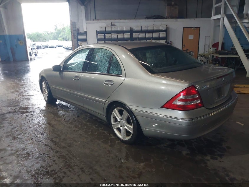 2004 Mercedes-benz C class VIN WDBRF81J34F539306 IAAI salvage auction — LEFT FRONT, Clear (New Jersey), sold $425 on 2026-07-27 (photo 3)