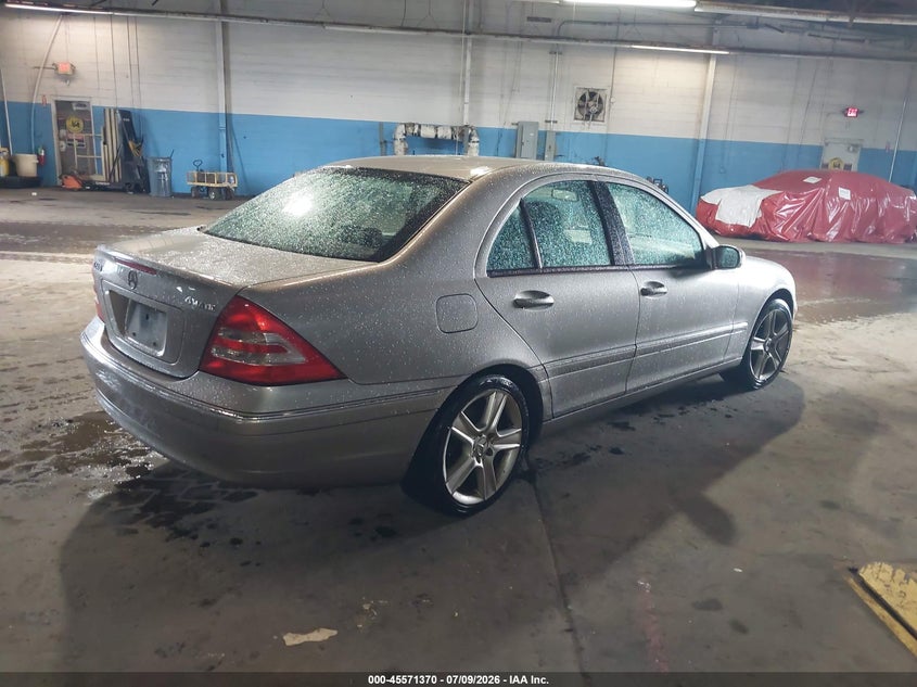 2004 Mercedes-benz C class VIN WDBRF81J34F539306 IAAI salvage auction — LEFT FRONT, Clear (New Jersey), sold $425 on 2026-07-27 (photo 4)