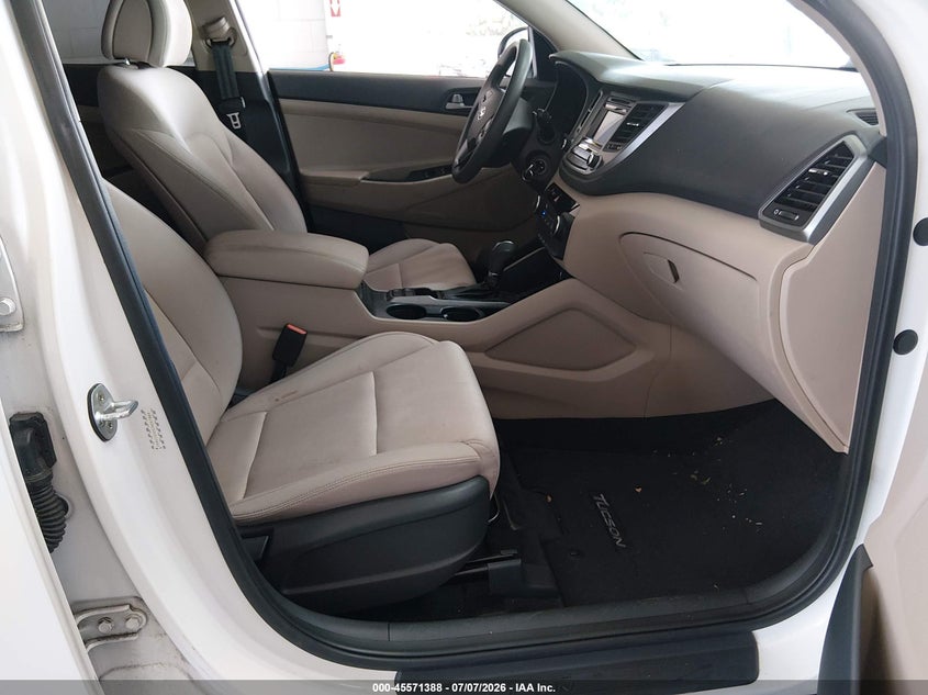 2016 Hyundai Tucson VIN KM8J33A25GU025892 IAAI salvage auction — NORMAL WEAR, Clear (Florida), sold $1,800 on 2026-07-29 (photo 5)