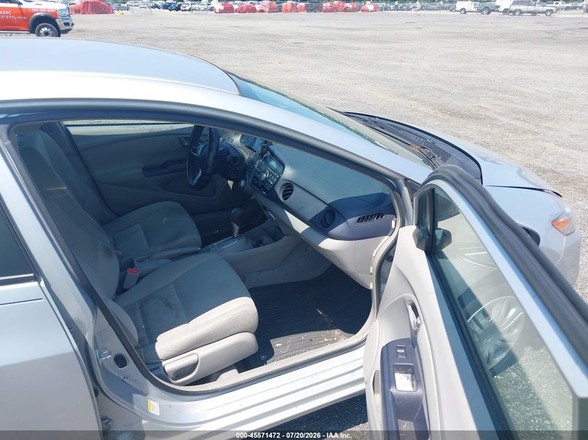 2010 Honda Insight VIN JHMZE2H51AS030987 IAAI salvage auction — NORMAL WEAR, Clear (Delaware), sold $200 on 2026-07-30 (photo 5)