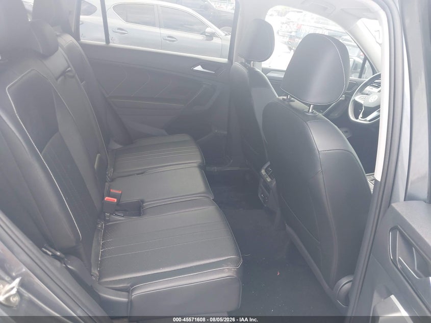 2024 Volkswagen Tiguan VIN 3VV2B7AX0RM194936 IAAI salvage auction — NORMAL WEAR, Salvage Title, sold $11,100 on 2026-08-10 (photo 8)