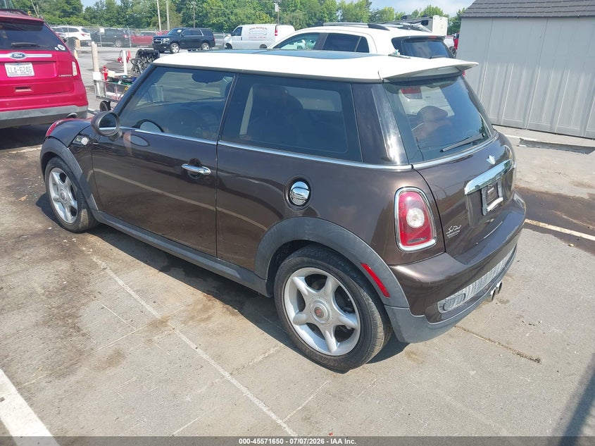 2010 Mini Cooper VIN WMWMF7C53ATW88489 IAAI salvage auction — SIDE, Rebuildable (Florida), sold $1,450 on 2026-07-16 (photo 3)
