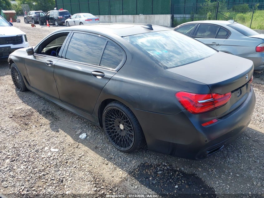 2017 BMW 7er VIN WBA7F2C57HG421682 IAAI salvage auction — FRONT & REAR, Salvage Title, sold $5,200 on 2026-08-18 (photo 3)