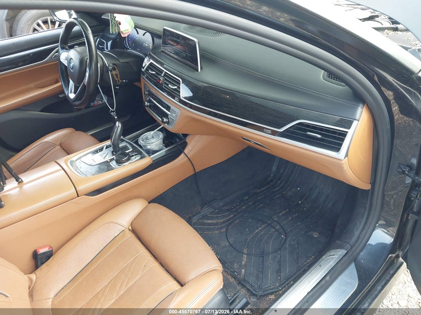 2017 BMW 7er VIN WBA7F2C57HG421682 IAAI salvage auction — FRONT & REAR, Salvage Title, sold $5,200 on 2026-08-18 (photo 5)