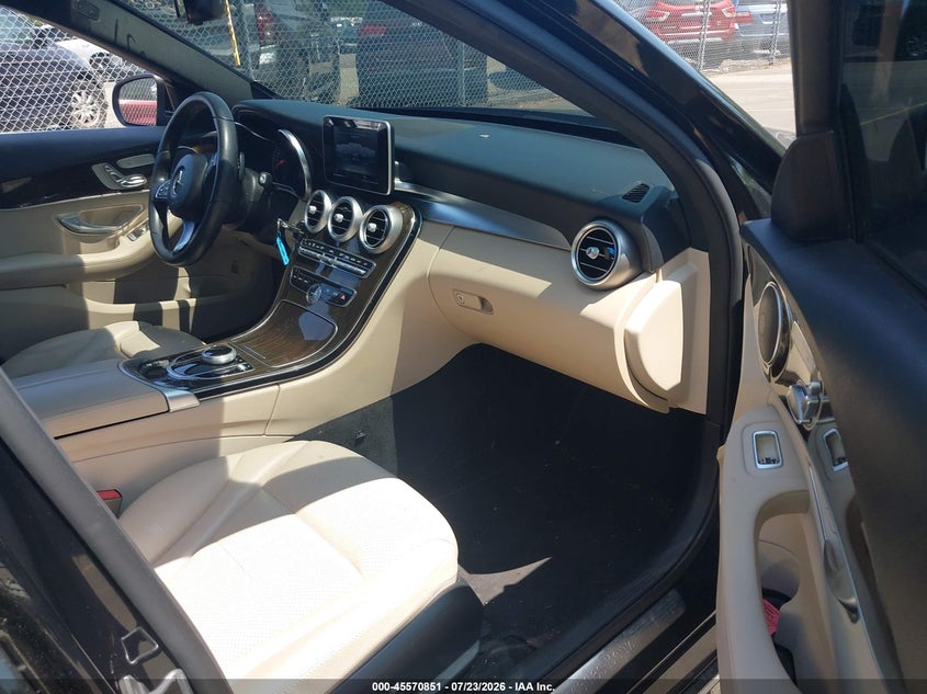 2018 Mercedes-benz C-klasse VIN WDDWF4KB9JR391196 IAAI salvage auction — REAR END, Salvage Title, sold $5,500 on 2026-08-07 (photo 5)